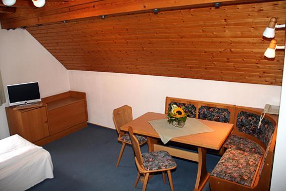 Hotel Bayerischer Hof Rehlings Weißensberg Zimmer foto