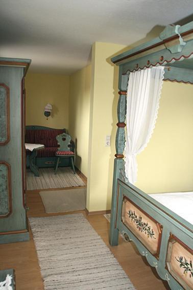 Hotel Bayerischer Hof Rehlings Weißensberg Zimmer foto
